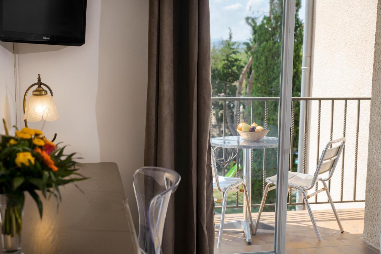 Le Neoulous Hotel Le Boulou Ngoại thất bức ảnh